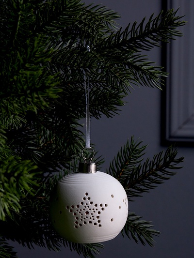 Ёлочный шар «Звёздочки», 6.9×6.9×5.9 см, 1 LED, керамика, от батареек LR44×2, свечение тёплое белое