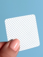 Салфетки для маникюра, безворсовые, с перфорацией, 200 шт, 5 × 5 см 10856401