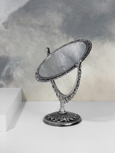 Зеркало настольное «Круг», двустороннее, с увеличением х2, d зеркальной поверхности 12.5 см, чёрное