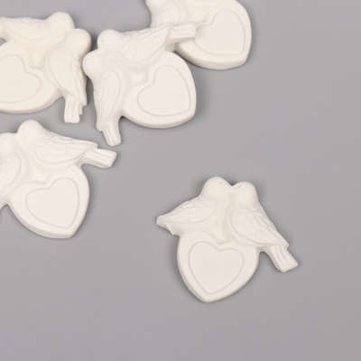 Декор для творчества полистоун «Голуби на сердце», белый, набор 6 шт., 3.6×3 см