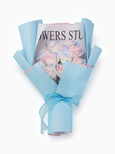 Подарочный букет из 12 мыльных роз, дизайнерский