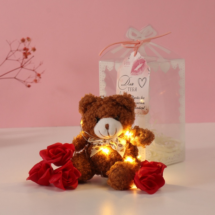 Набор подарочный «Мишка корица с бантом», мыльные красные розы 5 шт., роса, 7×7×12 см - Фото 1