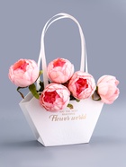 Сумка для цветов тиснение белая, «Самой прекрасной», влагостойкая, 23×15×9 см - Фото 2