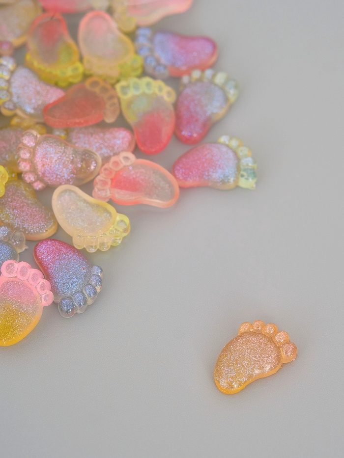 Декор для творчества акрил "Детский след" светится в темноте набор 60 шт 1,2х0,9 см - Фото 1