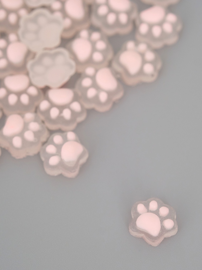 Декор для творчества акрил "Лапка" розовый светится в темноте, меняет цвет от у/ф набор 50 шт 0,8х0, - Фото 1