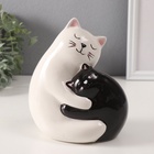 Копилка для денег «Кошачьи объятия», керамика, 9.2×13.4×15.6 см - Фото 3