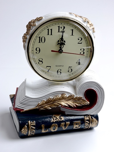 Часы настольные интерьерные «Книга», на батарейках, 20×13.5×22.5 см, d=13 см