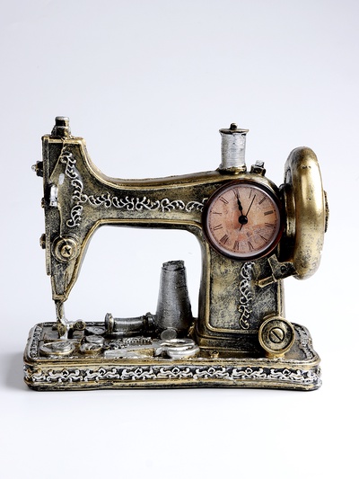 Часы настольные интерьерные «Швейная машинка», на батарейках, 23.5×10.5×20 см, d=5.5 см