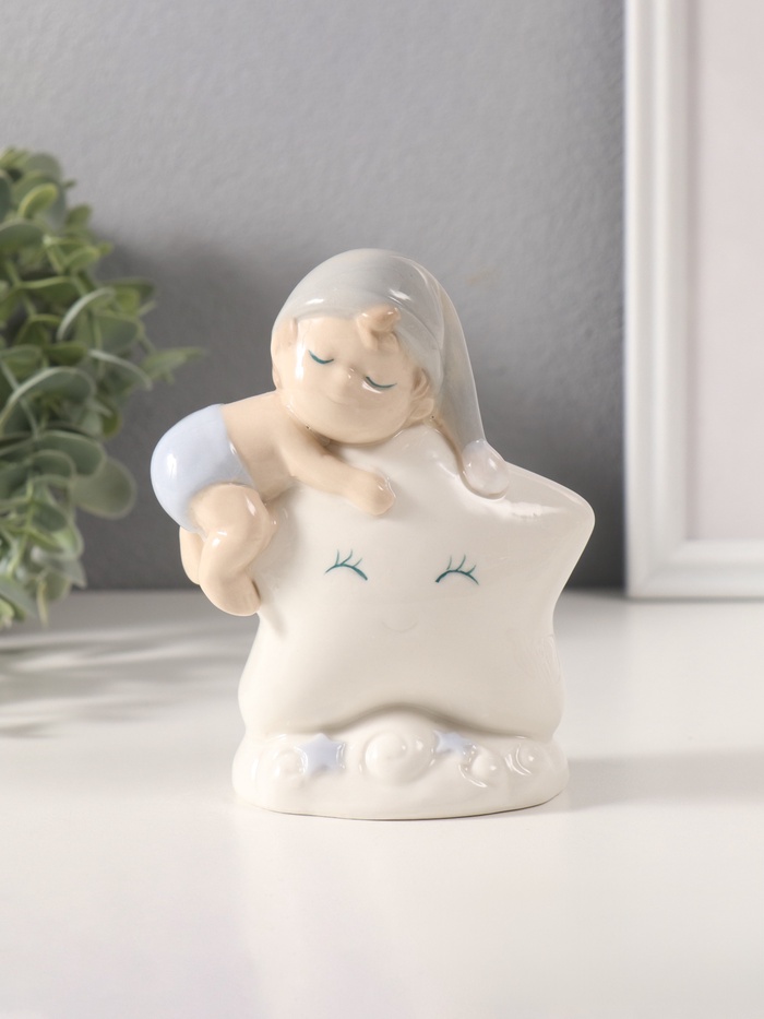 Фигурка светящаяся «Малыш в голубом колпаке на звёздочке», керамика, 6×10.5×12.5 см - Фото 1