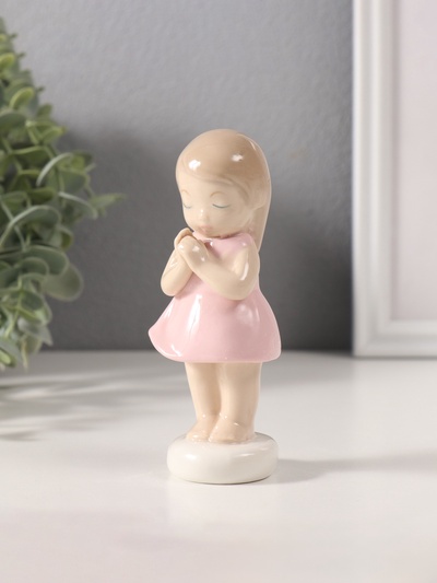 Фигурка керамика «Малышка скромница в розовом платьице», 4×5×12 см