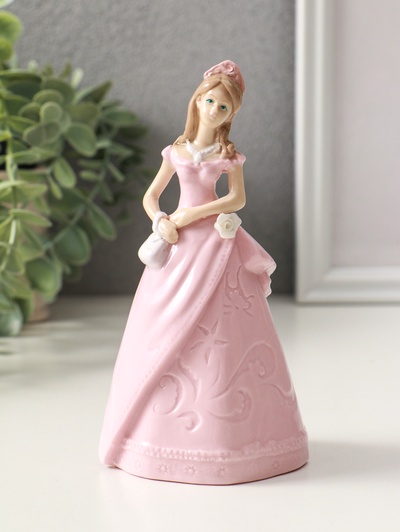 Фигурка керамика «Леди в розовом платье с сумочкой», 6.6×7.5×14.8 см