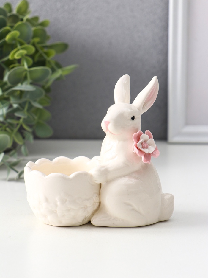 Фигурка с подставкой для мелочей «Белый кролик с цветочком», керамика, 5.6×10.5×10 см - Фото 1