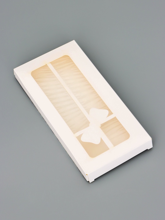 Подарочная коробка под плитку шоколада, с вырубным окном, «Бант», 17.1×8×1.4 см - Фото 1