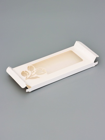 Подарочная коробка под плитку шоколада, с вырубным окном, «Тюльпаны», 17.1×8×1.4 см