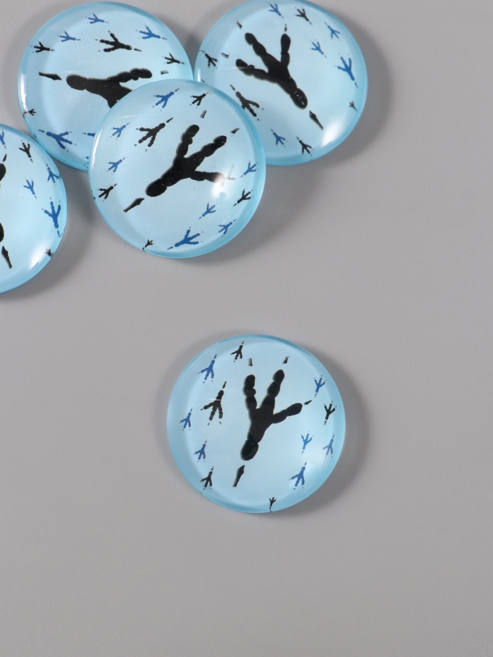 Кабошон стекло для творчества «Круг. Следы голубя», 3×3 см