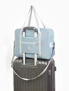 Сумка дорожная на молнии, 3 наружных кармана, держатель для чемодана, длинный ремень, голубая - Фото 2