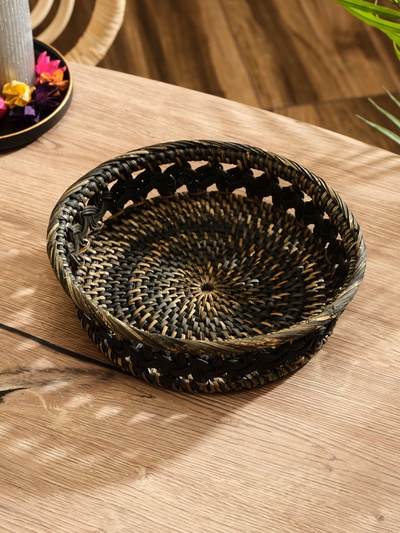 Корзинка плетёная из ротанга, 22×22×6 см