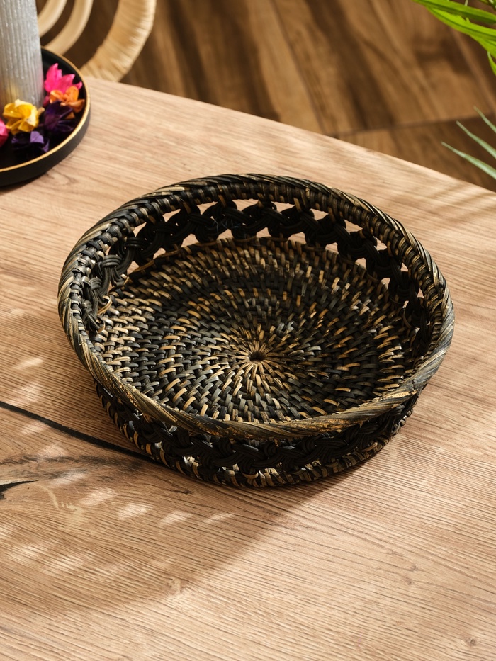 Корзинка плетёная из ротанга, 22×22×6 см - Фото 1