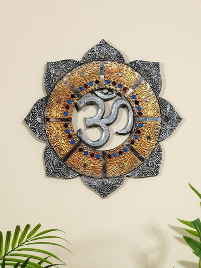 Панно резное «ОМ», 30×30×0.6 см, серебряный край