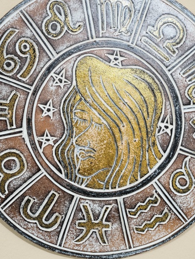 Панно резное «Дева», 30×30×2 см