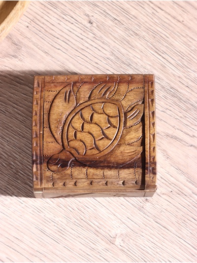 Шкатулка резная "Черепаха" дерево соно, 10х10х5 см