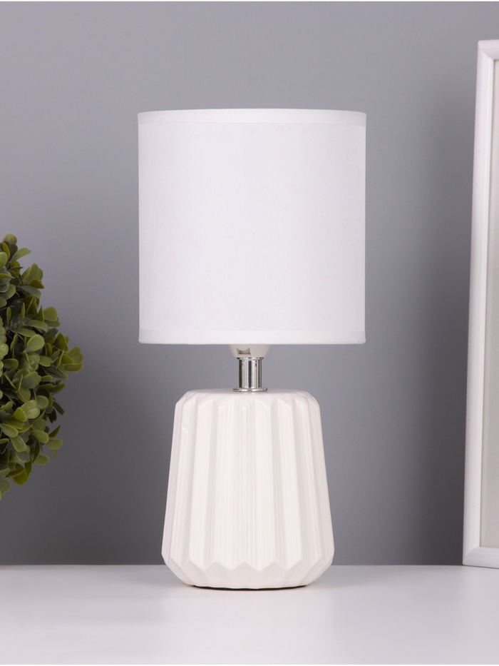 Лампа настольная RISALUX «Кон», 1×40 Вт Е14, белый, 13×13×25 см - Фото 1