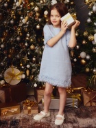 Платье нарядное для девочки MINAKU: PartyDress, с перьями, голубое, рост 104-110 см - Фото 1