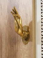 Дверная ручка "Руки" (набор 2 шт) 8х24х14 см - фото 33655075