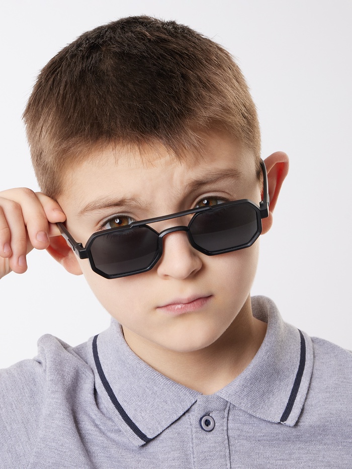 Очки солнцезащитные детские, uv 400, линза 4.4×3.1 см, чёрные - Фото 1