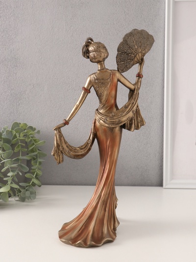 Фигурка полистоун «Девушка в платье 20-30-х годов с веером», 17.5×13×34 см