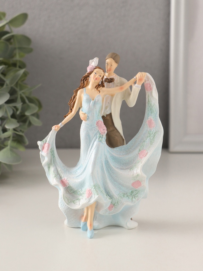 Фигурка полистоун «Танцующая пара», бело-голубой, 9.5×5×13 см - Фото 1