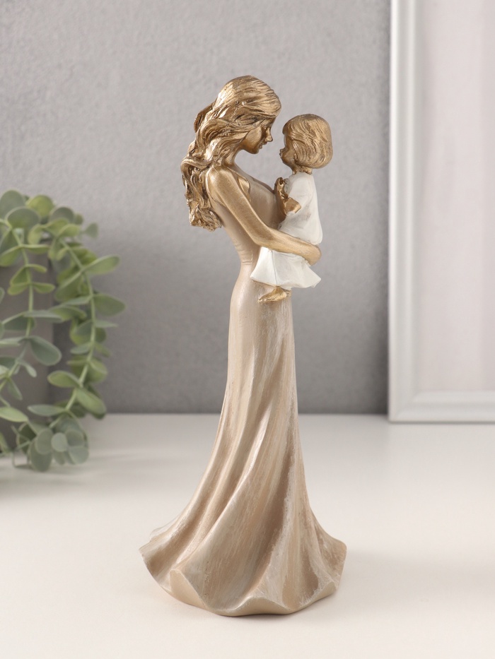 Фигурка полистоун «Мама держит дочку на руках», 9×8.5×21.5 см - Фото 1