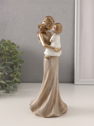 Фигурка полистоун «Мама держит дочку на руках», 9×8.5×21.5 см