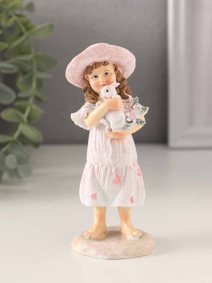 Фигурка полистоун «Девочка с кроликом и цветами, в шляпке», розовый, 5×4.5×12 см - Фото 1