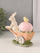 Фигурка полистоун «Кролик везёт тележку с цыплёнком и пасхальным яйцом», 13.5×6×13 см - фото 114312778 Фигурка полистоун «Кролик везёт тележку с цыплёнком и пасхальным яйцом», 13.5×6×13 см - фото 114312778