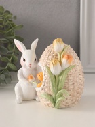 Фигурка полистоун «Кролик с цыплёнком в плетённом яйце с тюльпанами», 12×9×11 см - Фото 4
