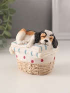 Фигурка полистоун «Пёсик спит в корзине с бельём», 8.5×6×7.5 см - Фото 1