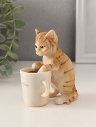 Фигурка полистоун «Рыжий котёнок с чашкой кофе», 8.5×5.5×10 см - Фото 2