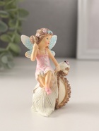 Фигурка полистоун «Девочка-фея в розовом платье на фрукте с божьей коровкой», 6.5×5×9 см - Фото 2