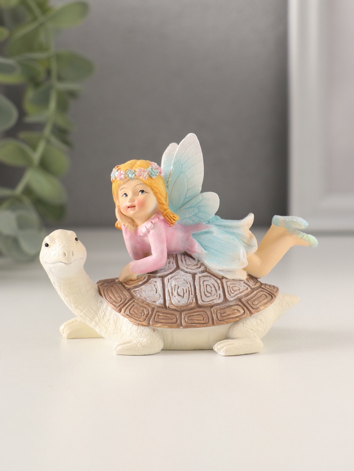 Фигурка полистоун «Девочка-фея верхом на черепахе», 9.5×5×7 см - Фото 1