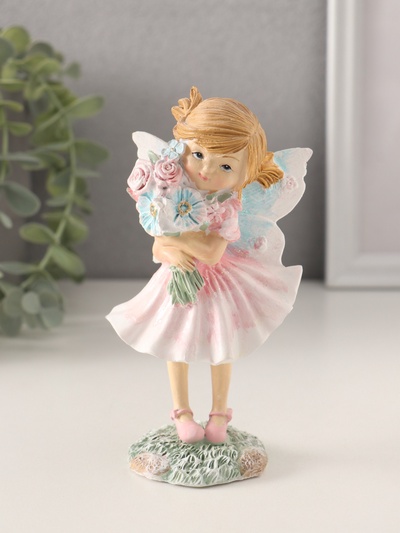 Фигурка полистоун «Девочка-фея в розовом платье с букетом цветов», 7.5×5.5×13.5 см