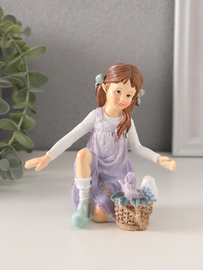 Фигурка полистоун «Девочка в сиреневом сарафане с корзинкой цветов», 11×6.5×12 см - Фото 1