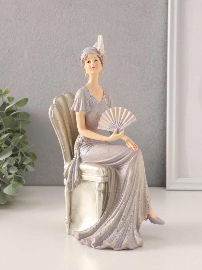 Фигурка полистоун «Мадмуазель Элиза в сиреневом платье с веером, в кресле», 13×9×25 см