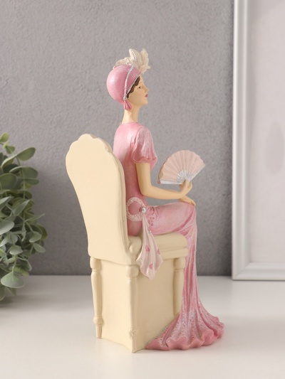 Фигурка полистоун «Мадмуазель Элиза в розовом платье с веером, в кресле», 13×9×25 см