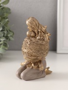 Фигурка полистоун «Мама с малышом, укутанные в шарф», 8.5×6.5×12 см - Фото 4