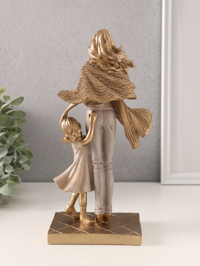 Фигурка полистоун «Мама с детьми, укутанные в шарф», 12×8×24.5 см