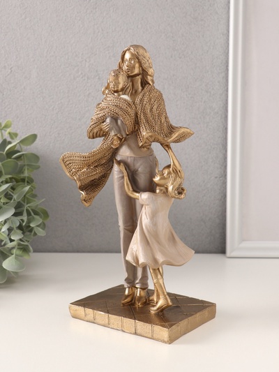 Фигурка полистоун «Мама с детьми, укутанные в шарф», 12×8×24.5 см