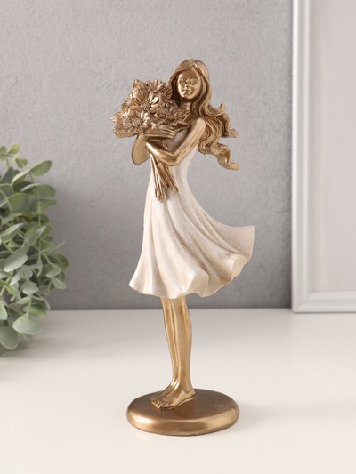 Фигурка полистоун «Девушка с охапкой подсолнухов», 9.5×7×23.5 см