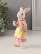 Фигурка полистоун «Зайка в платье с передником, с корзиной цветов», 5.5×5×14.5 см - фото 114283804