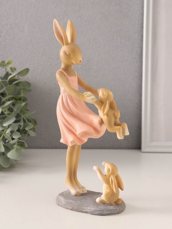 Фигурка полистоун «Зайки. Мама с детьми», 9.5×6×22.5 см - Фото 1